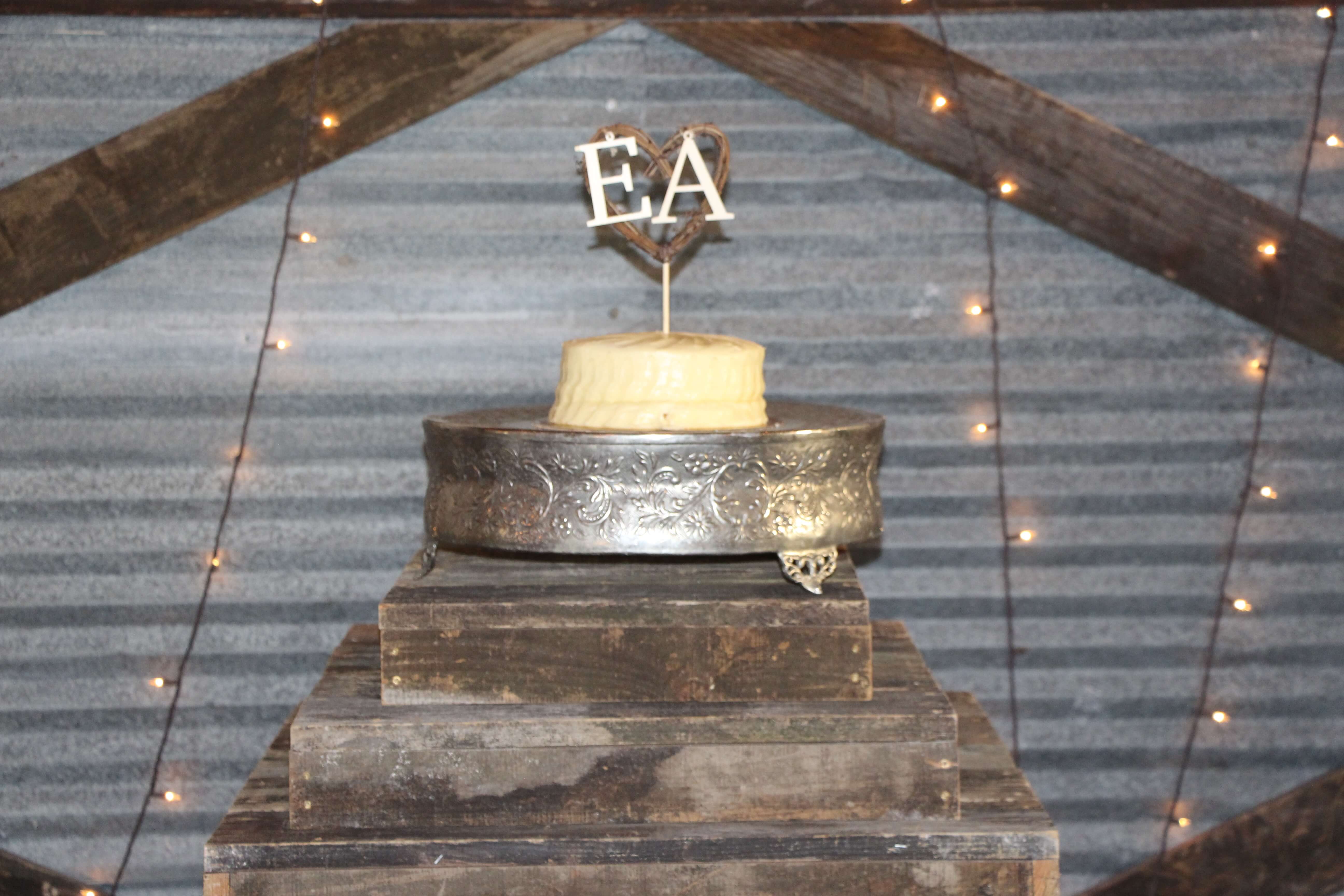 Konopa Wedding Cake at 3M Ranch and Events