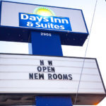 Days Inn & Suites Tampa Sign