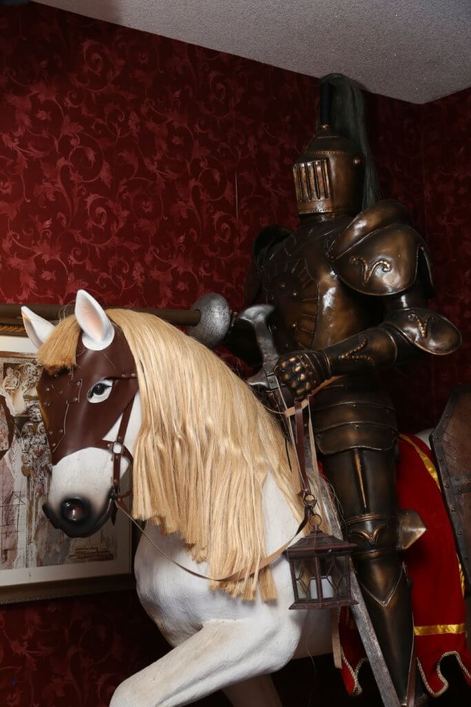 Knight & Horse at Casa Coquina del Mar Bed & Breakfast